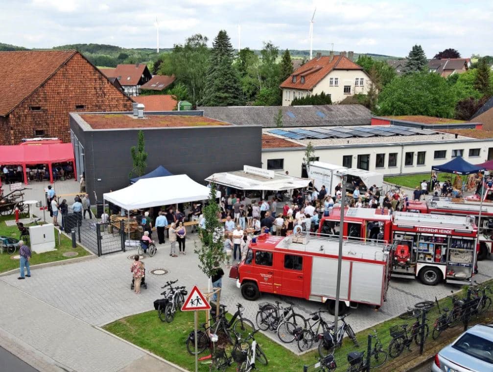 Vorschaubild des Presseartikels Feuerwehr feiert ihr neues Heim
